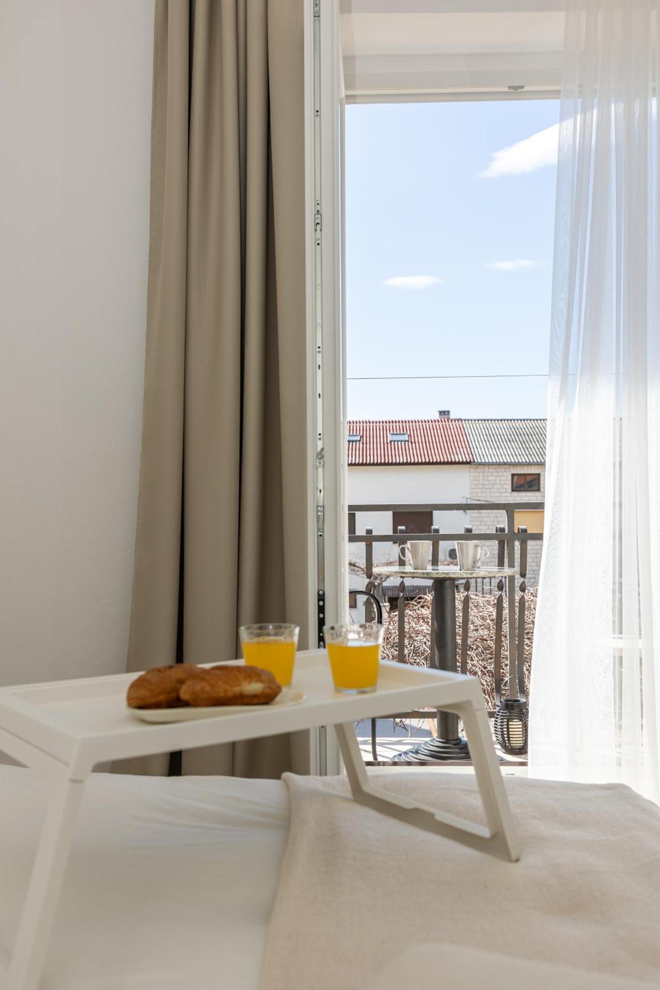 Holiday House Castelli คาชเตลา ภายนอก รูปภาพ